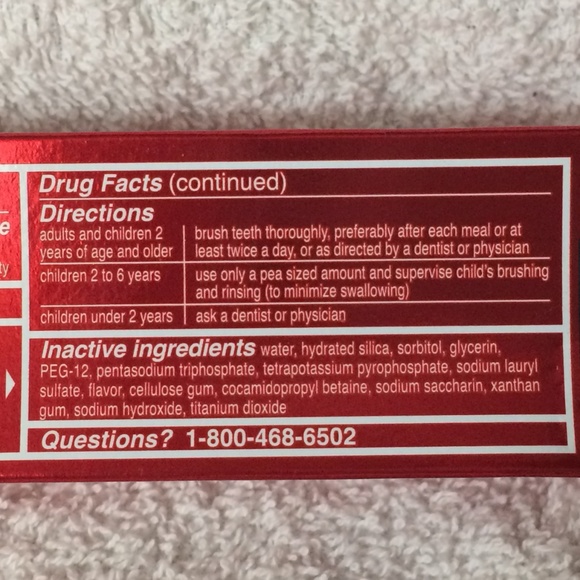 Colgate Optic White Stain Fighter Toothpaste Mint - Picture 7 of 8